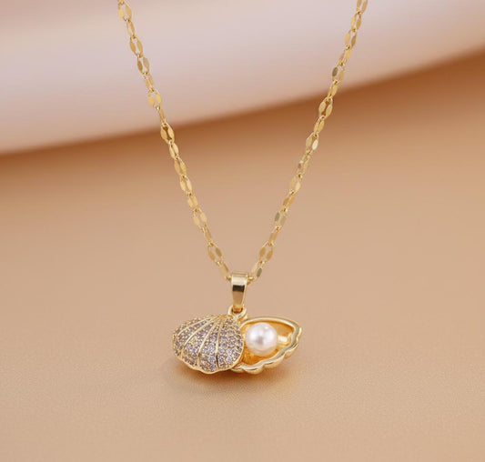 Elegant Gold Plated Seashell Pendant Necklace with Pearl & Crystal Detail
